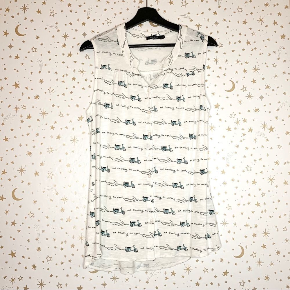 Max Jeans “Out Traveling the World” Graphic Tank